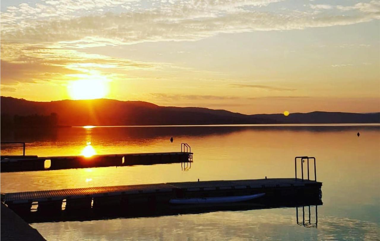 Gorgeous Stacaravan In Tuoro Sul Trasimeno 빌라 외부 사진